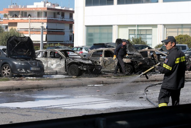 Πυρκαγιά, Λεωφόρου Βουλιαγμένης,Γλυφάδα, πυροσβέστες,οχήματα,Ισχυρή έκρηξη ,τραυματία,λεωφόρο Βουλιαγμένης,