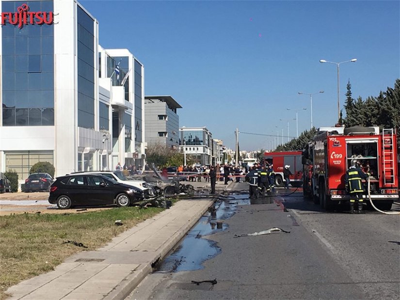 Πυρκαγιά, Λεωφόρου Βουλιαγμένης,Γλυφάδα, πυροσβέστες,οχήματα,Ισχυρή έκρηξη ,τραυματία,λεωφόρο Βουλιαγμένης,